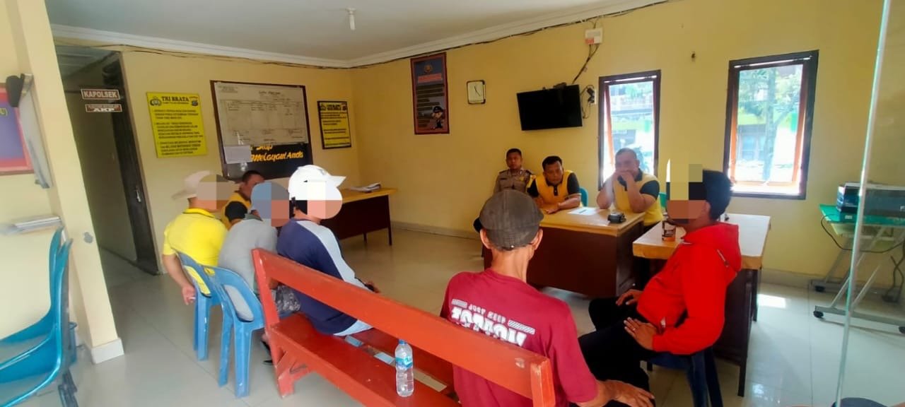 Jaga Kamtibmas, Polsek Simanindo Mediasi 2 Warga Desa Tomok