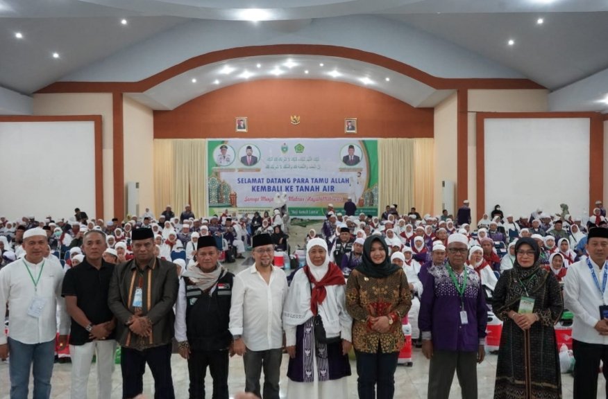 360 Jemaah Haji Kloter 03 Debarkasi Medan Tiba di Tanah Air