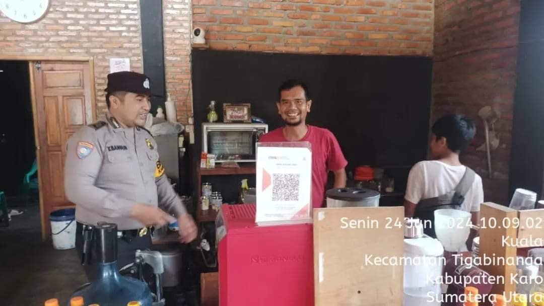 Bhabinkamtibmas Polsek Tigabinanga Sapa Warga