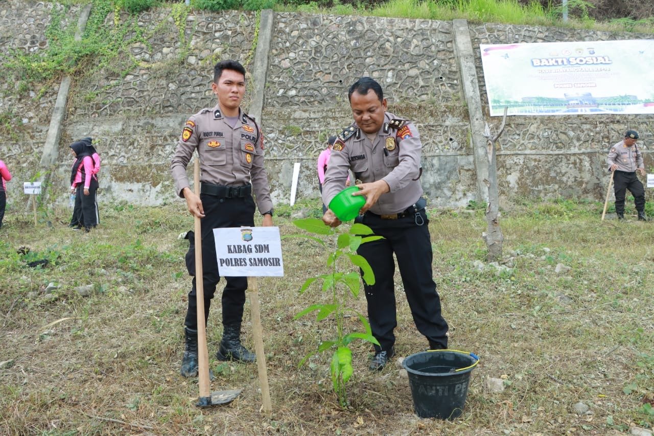 Sambut Hari Bhayangkara, Polres Samosir Tanam 1000 Pohon