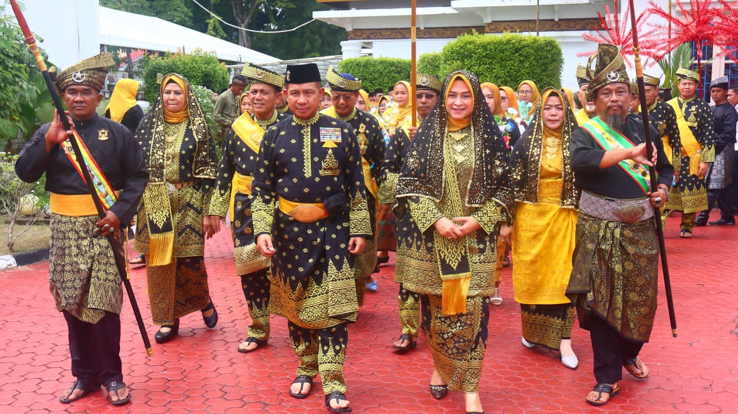 Pangdam I/BB bersama Ketua Persit Kartika Chandra Kirana Daerah I/BB Sambut Kunker Panglima TNI di Wilayah Kepri