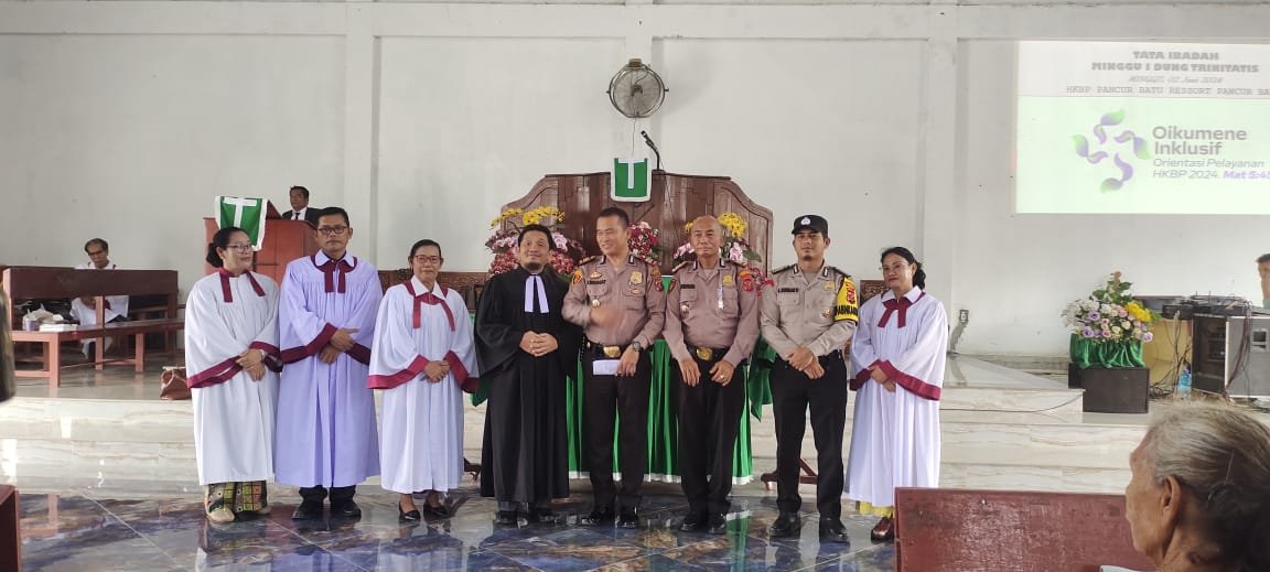 Kapolsek Pancur Batu Kunjungi Gereja HKBP Pancur Batu