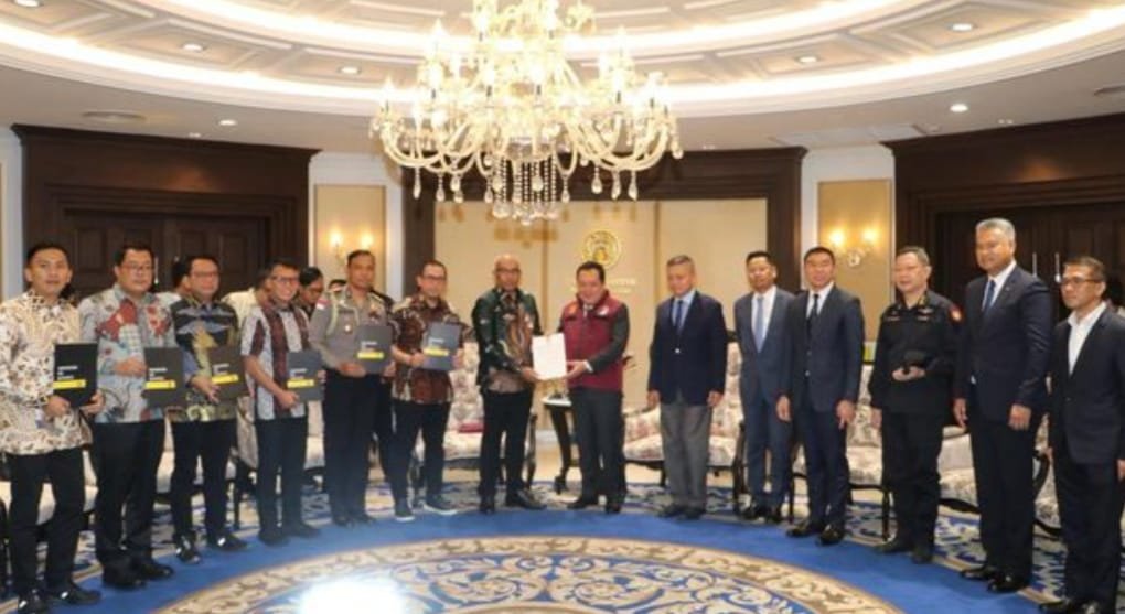 Tangkap Buronan Chaowalit, Polri Terima Penghargaan dari PM Thailand