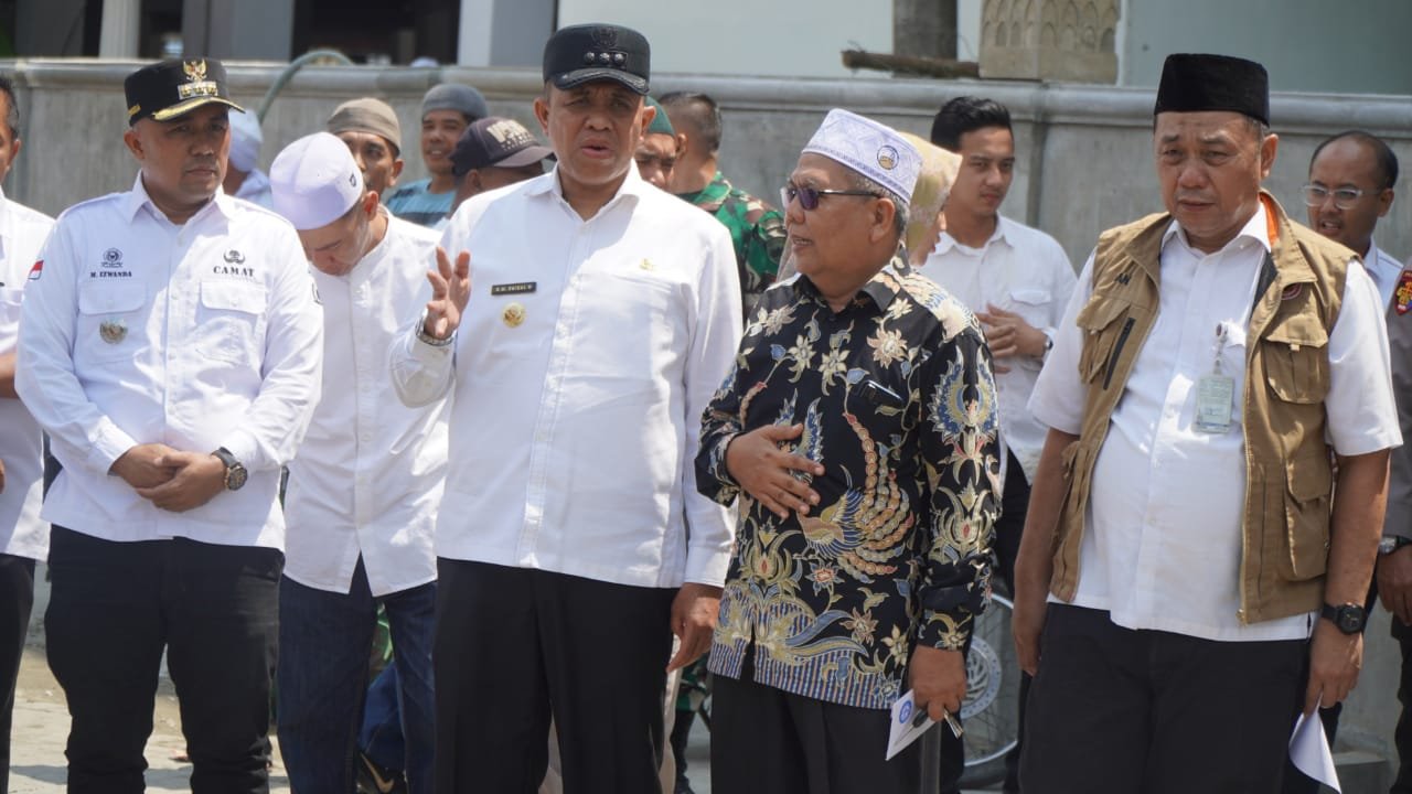 Pj Bupati Langkat Tinjau Korban Kebakaran di Kecamatan Padang Tualang