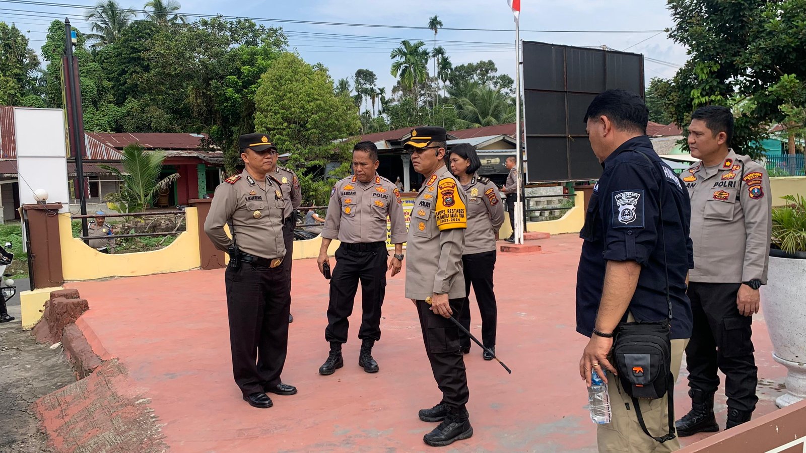 Kapolrestabes Medan Kunjungi Polsek Kutalimbaru