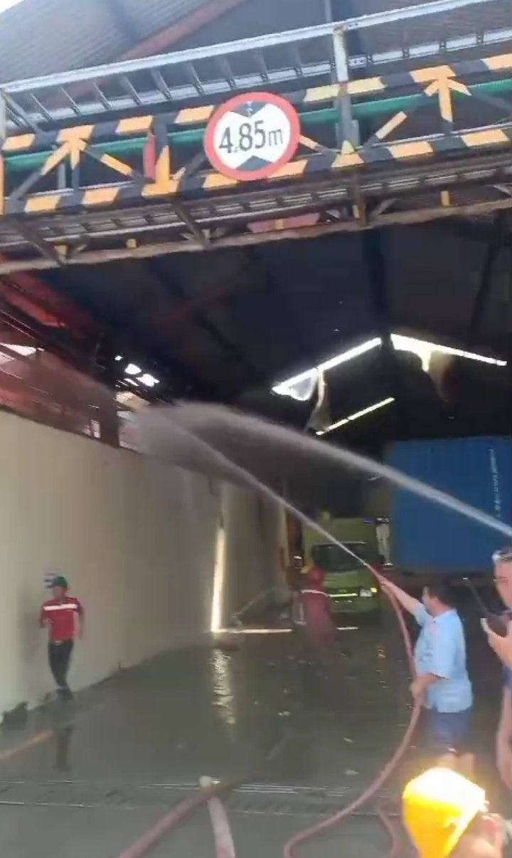 Gudang PT Musim Mas Terbakar