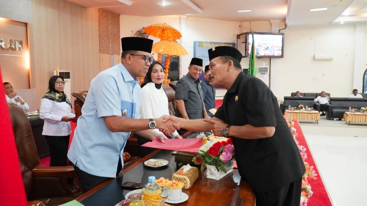 Pj Bupati Langkat Berikan Jawaban, Atas Pandangan Umum Fraksi DPRD, Terkait Ranperda APBD 2024