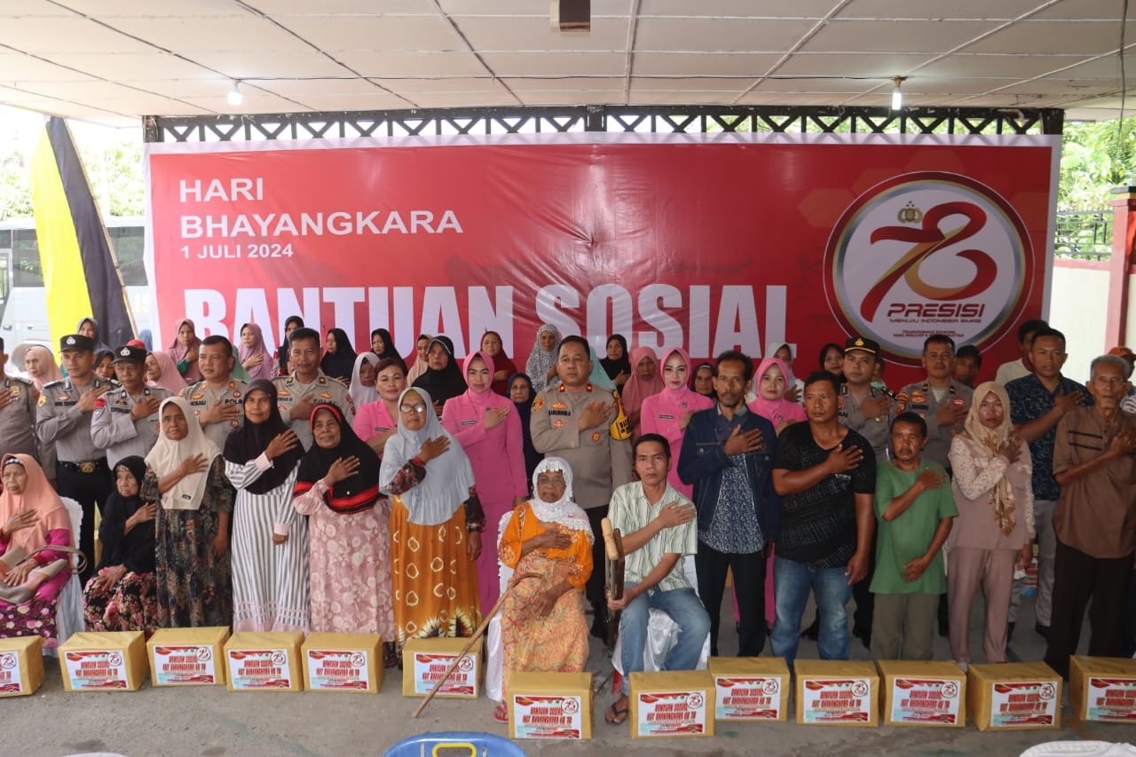 Polres Madina Ikuti Pembagian Bansos Serentak Bersama Mabes Polri