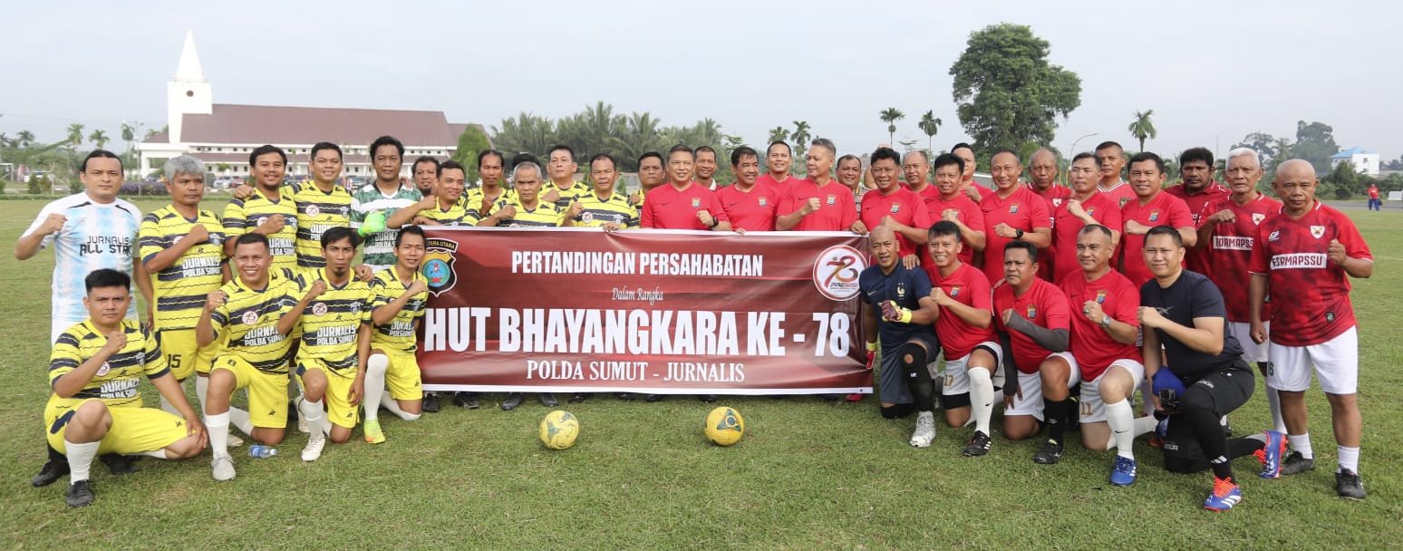 Sambut Hari Bhayangkara ke 78, Poldasu Gelar Pertandingan Persahabatan Sepak Bola Antara Wartawan vs PJU