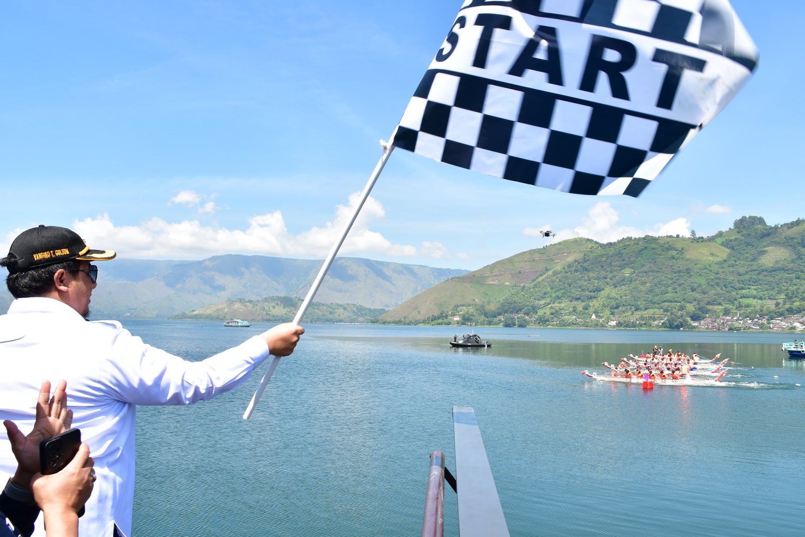 Bupati Samosir Lepas Bendera Start Festival Solu Bolon 2024