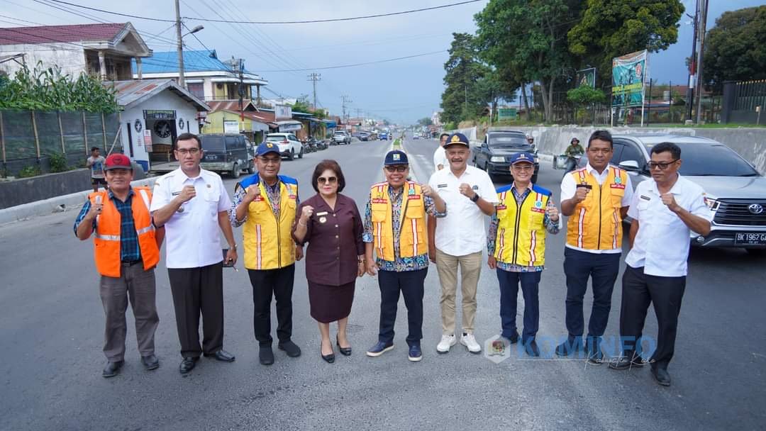 Bupati Karo Tinjau Proges Pekerjaan Pelebaran Jalan Kabanjahe – Berastagi