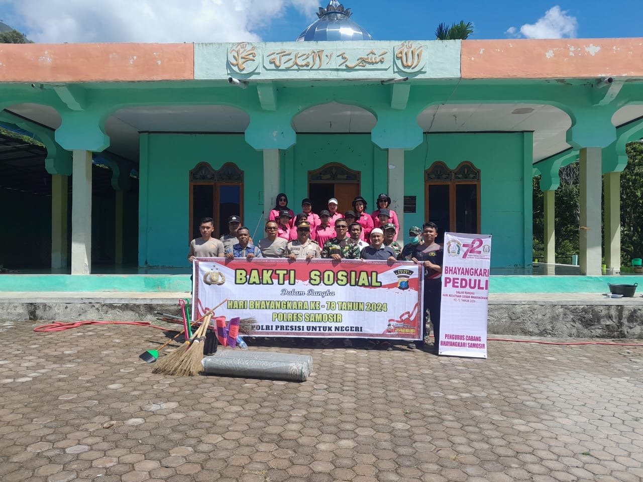 Polres Samosir Hadiri Bakti Sosial di Tempat Ibadah