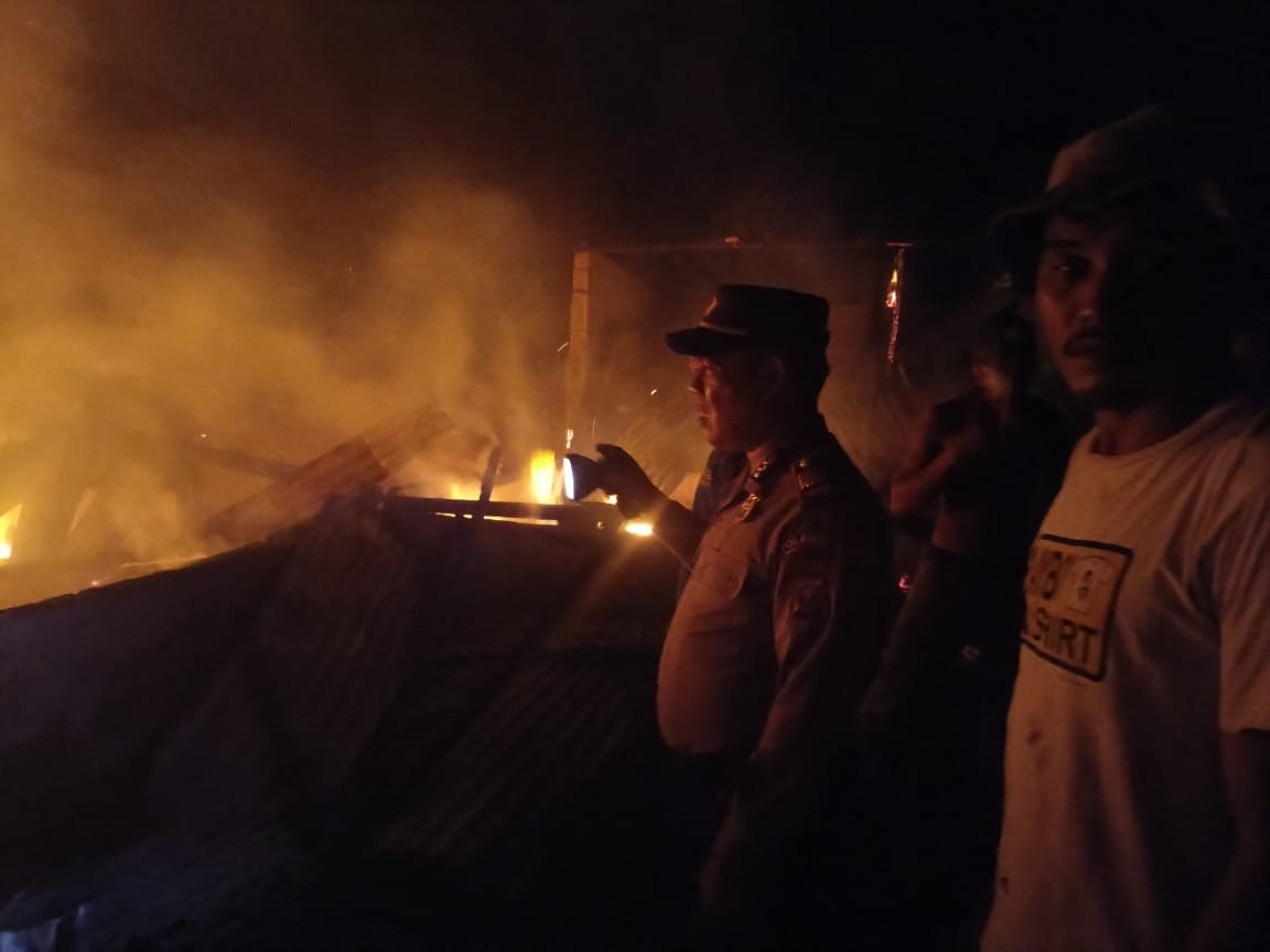 Tiga Rumah Terbakar di Desa Laubaleng, Seorang Lansia Tewas