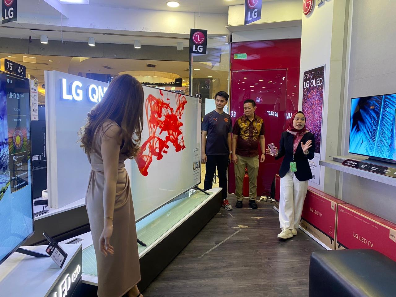 Koleksi Terbaru Produk Premium LG Hadir di Medan
