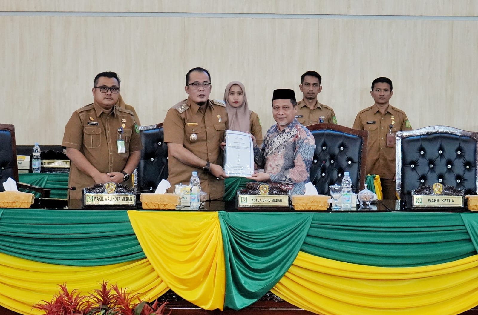 Wali Kota Medan Menerima Hasil Penjelasan Ranperda Inisiatif DPRD