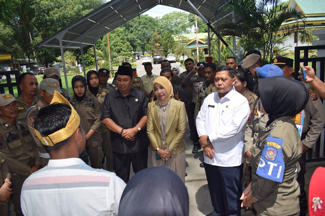 Warga Serapuh Asli Minta DPRD Langkat Rekomendasi Pemecatan Kades