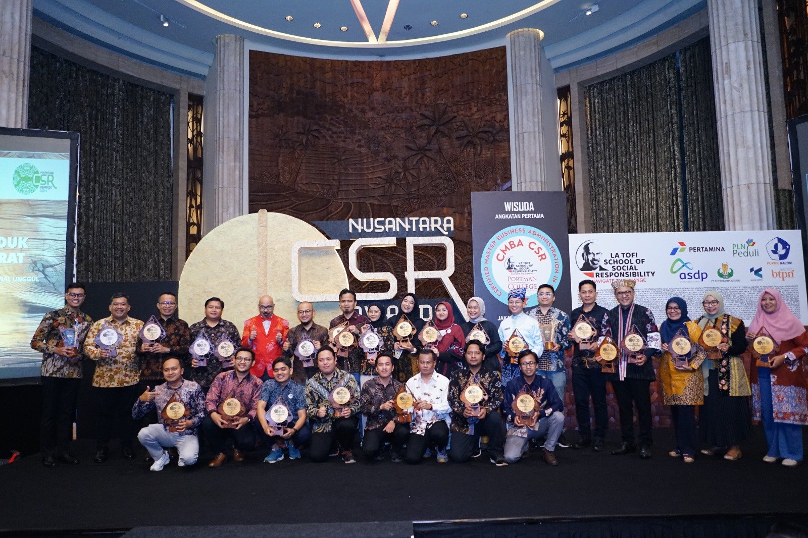 Pertamina Patra Niaga Regional Sumbagut Raih Sembilan Platinum Elit Nusantara CSR Award 2024