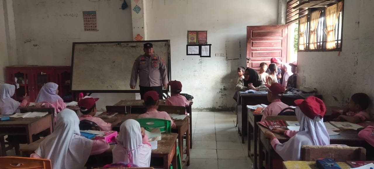 Polsub Sektor Huragi Gelar ‘Police Goes to School’ di SDN 0703 Huragi