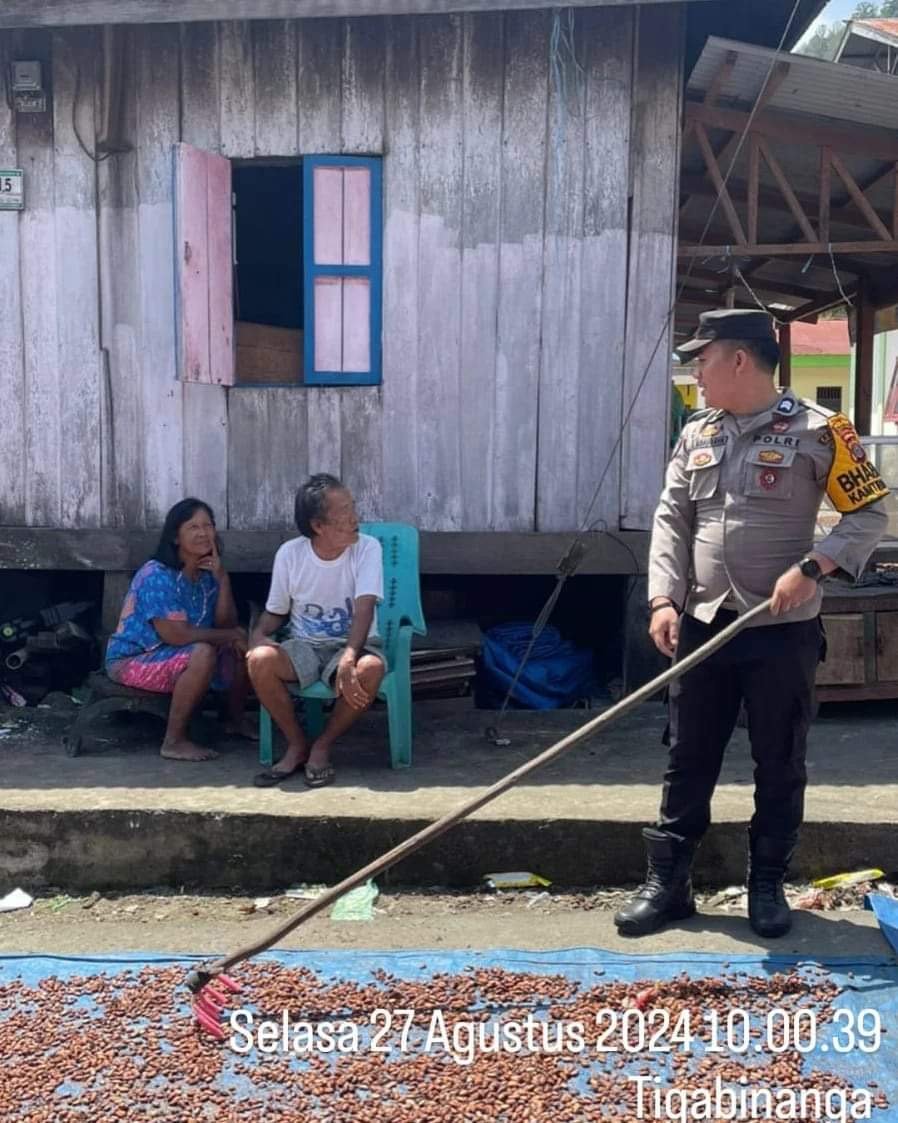 Cooling System Jelang Pilkada, Polsek Tigabinanga Berdialog dengan Petani