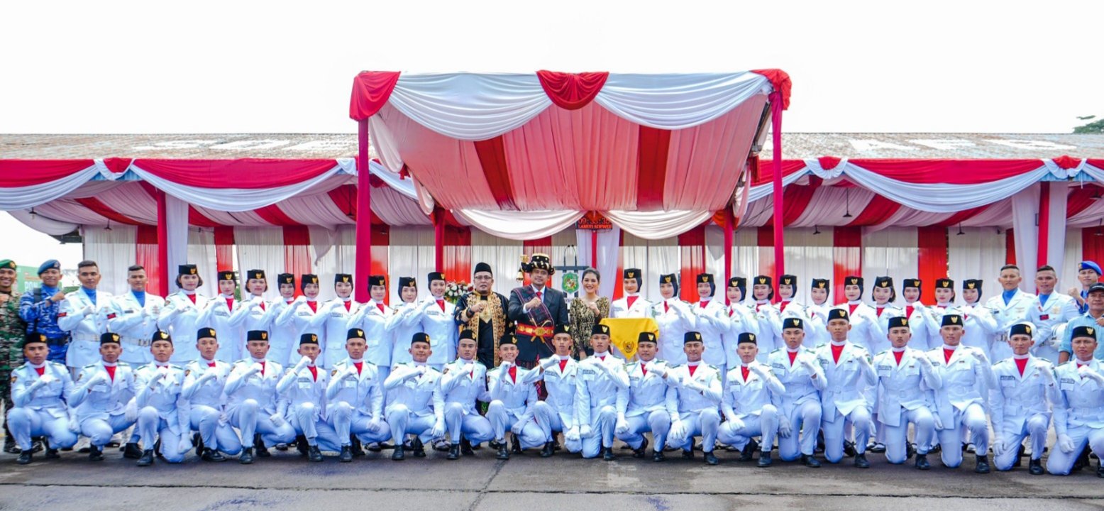 Berbusana Adat Mandailing, Bobby Nasution Pimpin Upacara HUT Ke-79 RI