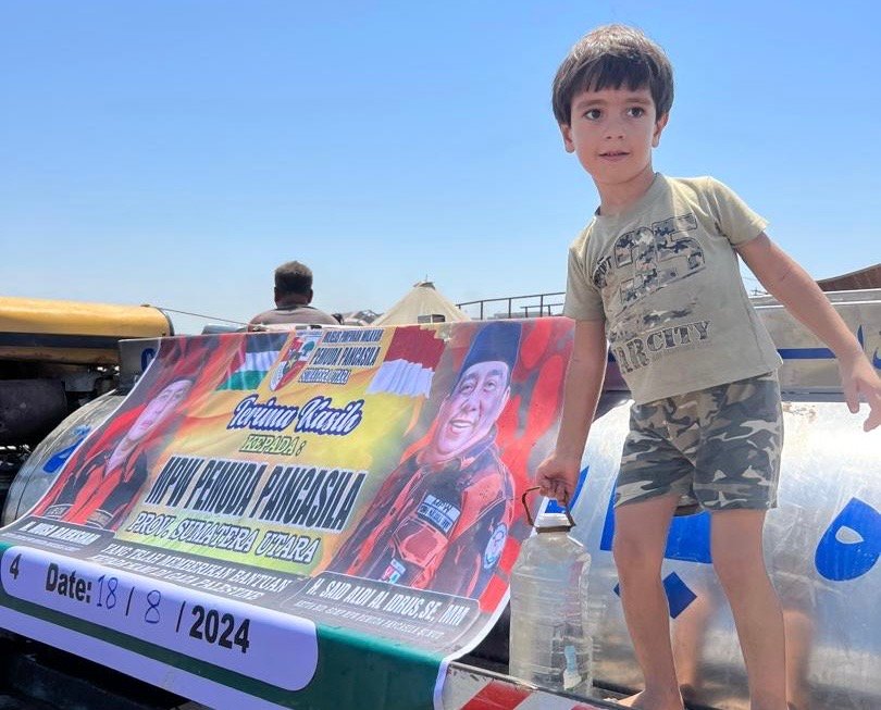 MPW PP Sumut Salurkan Bantuan Air dan Makanan Ringan ke Palestina