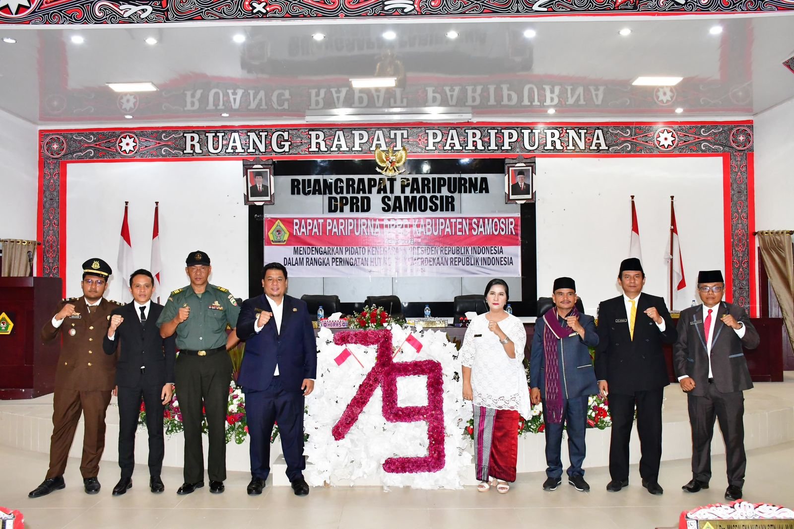 Sambut HUT RI, Bupati Samosir Bersama DPRD Dengarkan Pidato Presiden RI