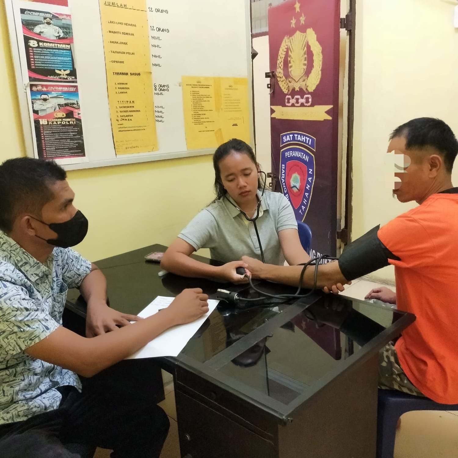 Pastikan Tahanan Sehat, Sat Tahti dan Sidokkes Polres Samosir Gelar Rikkes