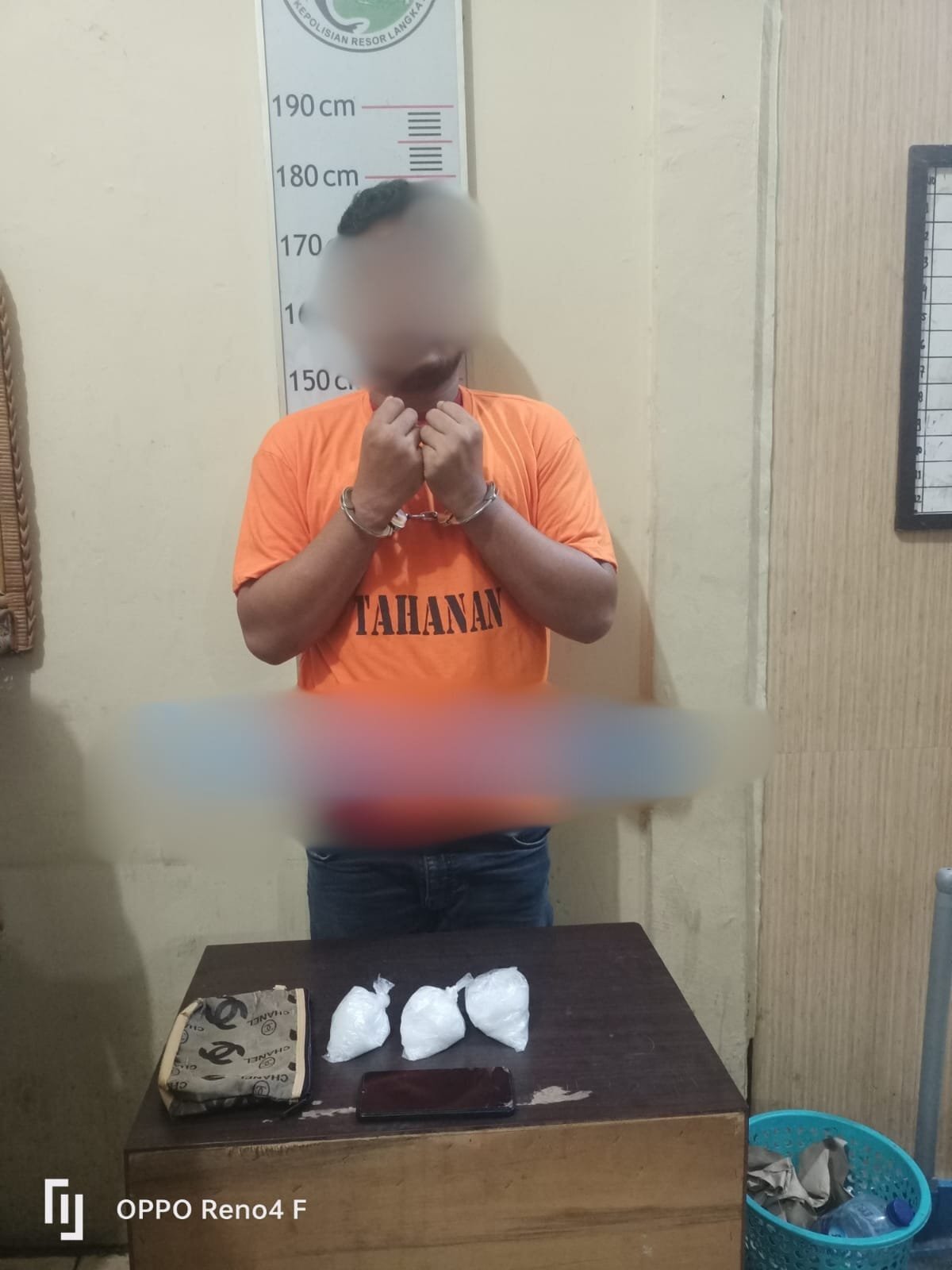 Sat Narkoba Polres Langkat Amakan Pemilik Sabu Didalam Bus