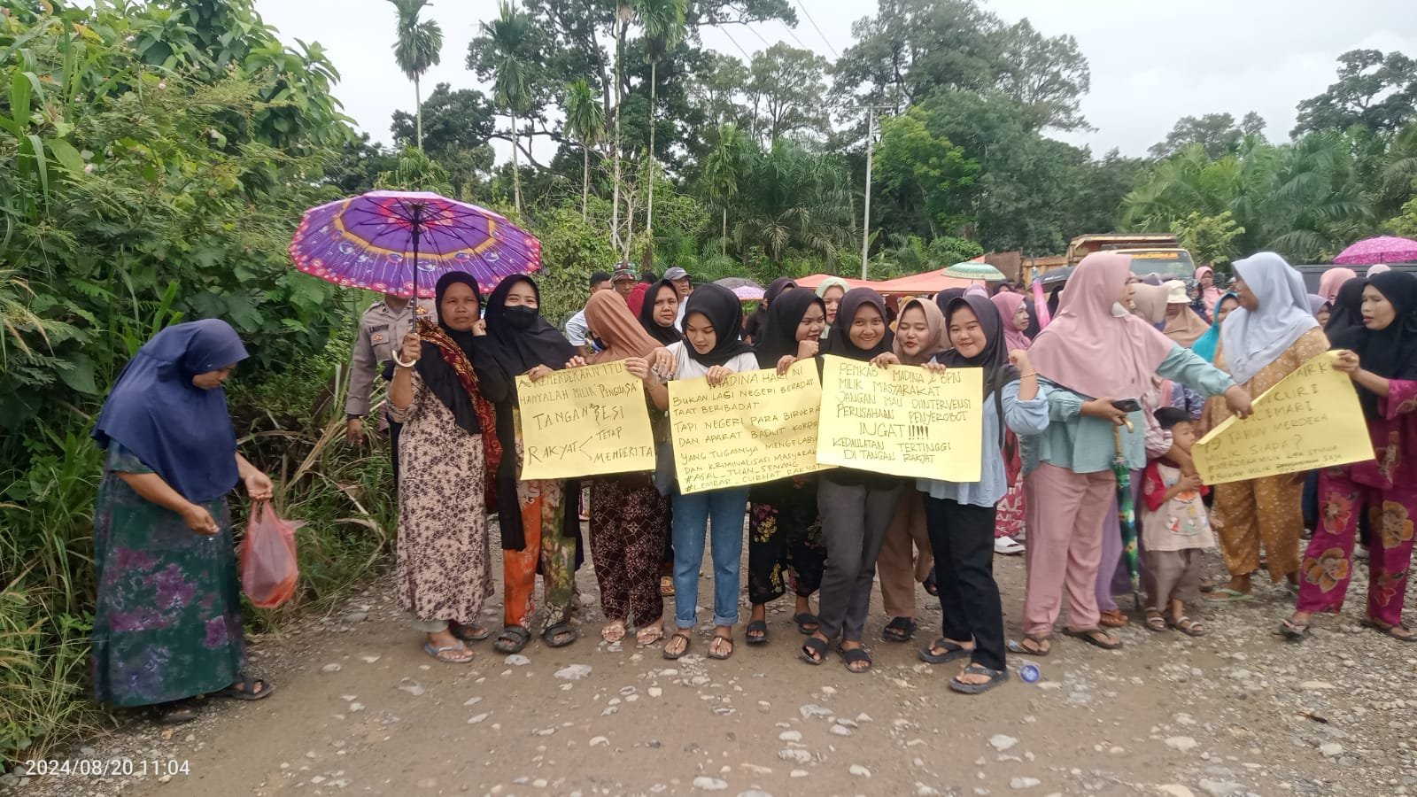 Patok Kembali Dicabut PT TBS, Warga Blokade Jalan, Diduga Ada Upaya Pembenturan dengan Koperasi