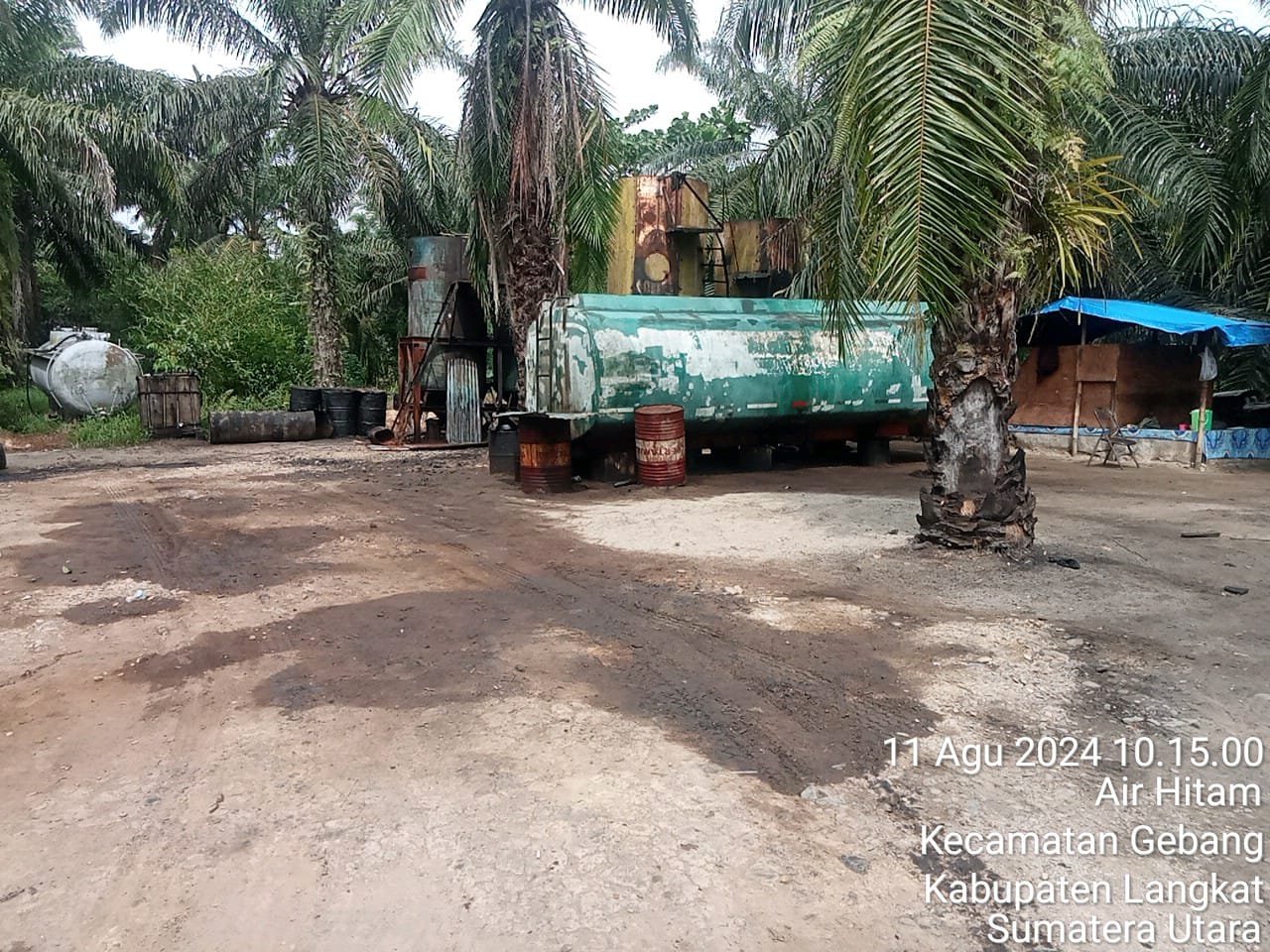 Pak Polisi, Di Air Hitam Kecamatan Gebang Diduga Ada Penampungan Minyak Oplosan Solar