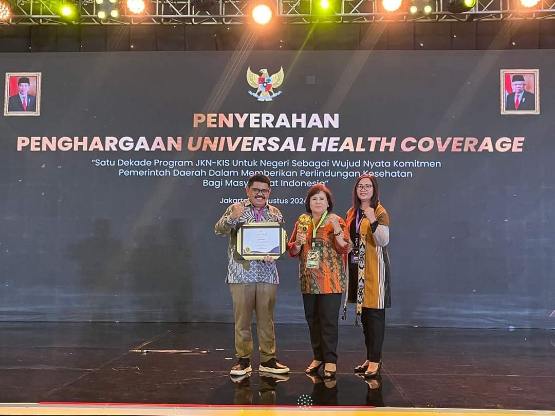 Kabupten Karo Terima Penghargaan Universal Health Coverage (UHC) 2024