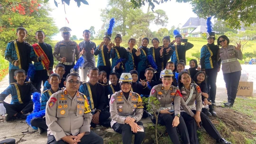 Perlombaan Hari Lalu Lintas, Kapolres Karo Dampingi PKS dan Pocil Buat Video