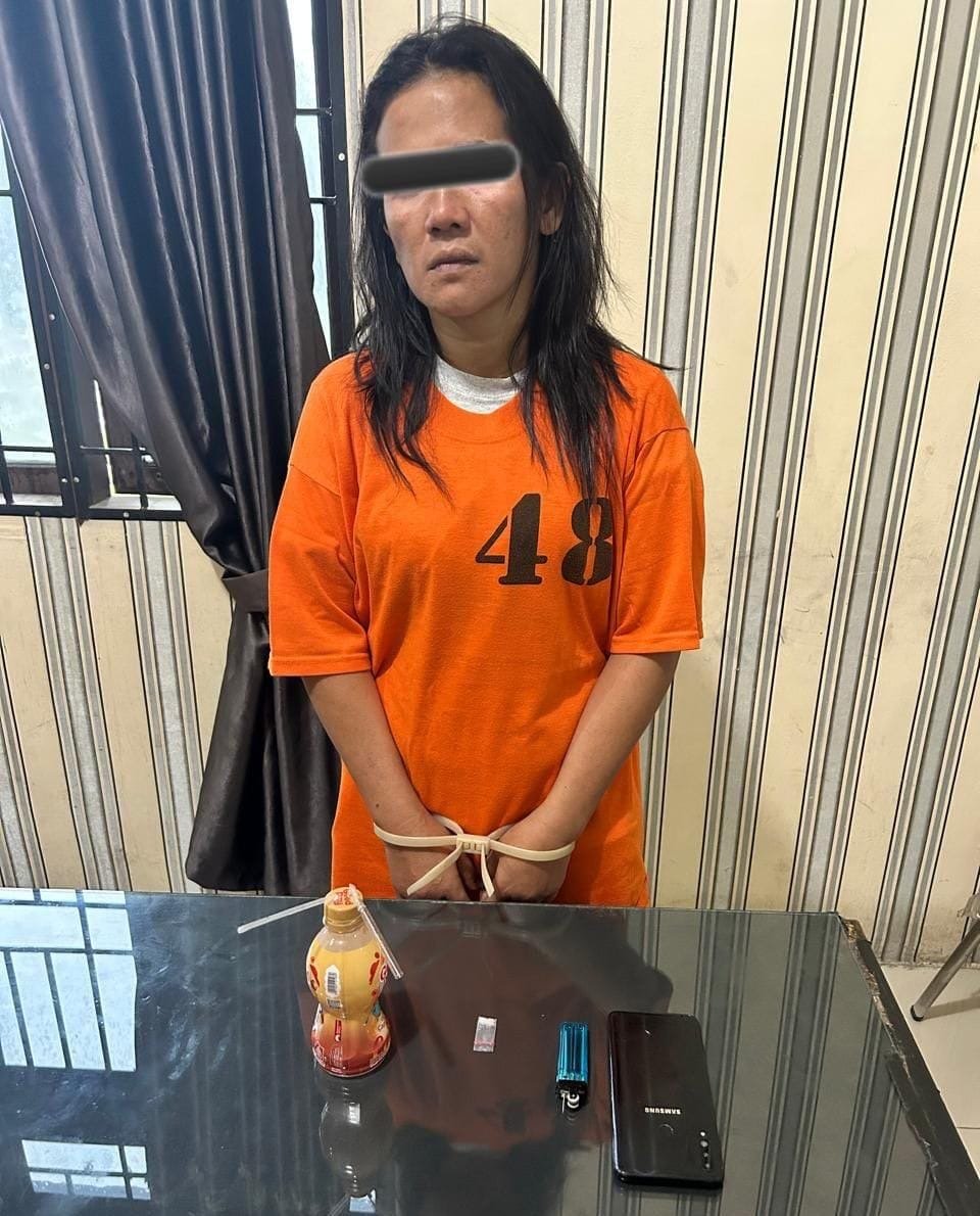 Seorang Wanita dengan Barang Bukti Sabu Diamankan Polres Karo