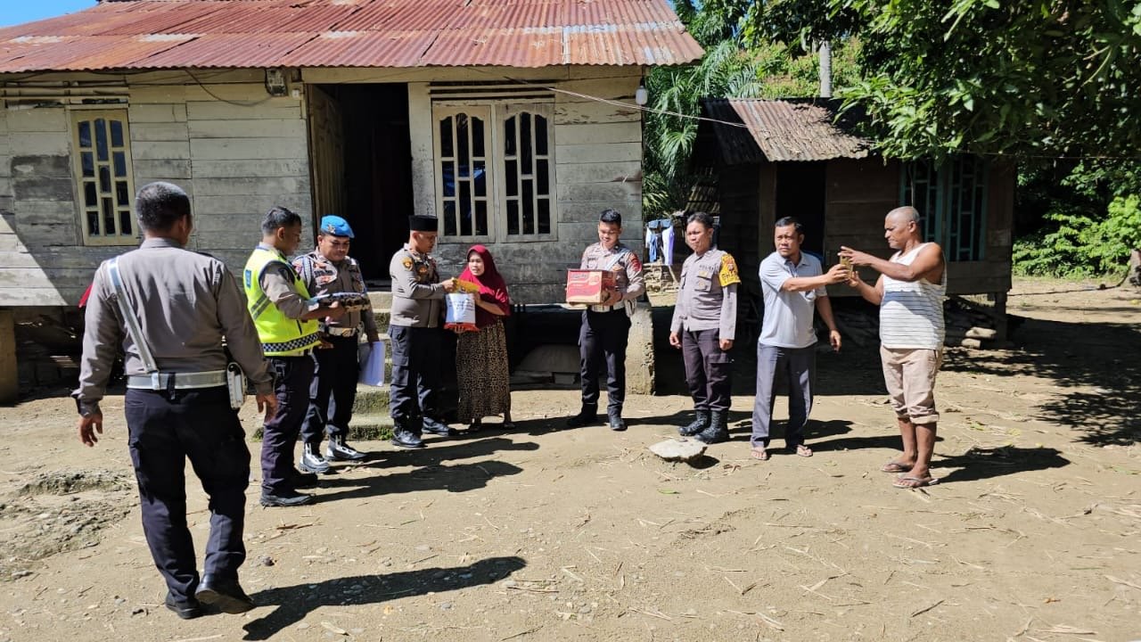 Kapolsek Barumun Tengah Melaksanakan Jumat Berkah