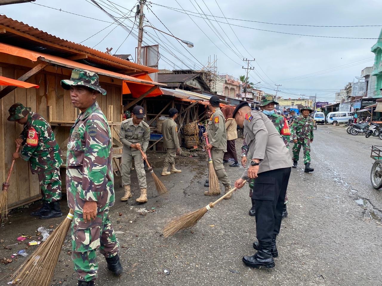 Polres Palas dan Kodim 0212/TS Jajarannya Koramil Kerja Bakti Sambut HUT TNI Ke-79