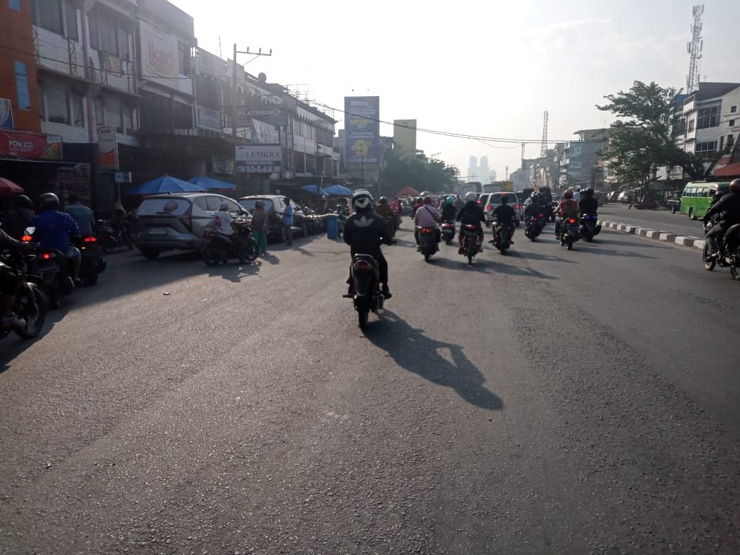 Pasca Ditertibkan, Arus Lalu Lintas di Pasar Kampung Lalang Kembali Lancar