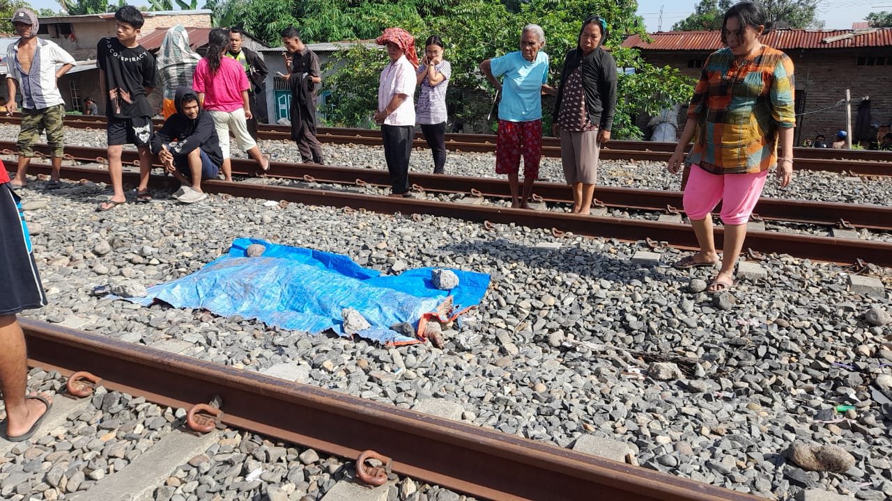 Disambar Kereta Api Medan – Kualanamu, Perempuan Jalan Padang Tewas