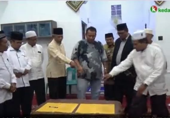 Guntur Saputra Serahkan Lahan 3 Hektar untuk TPU Muslim dan Nasrani
