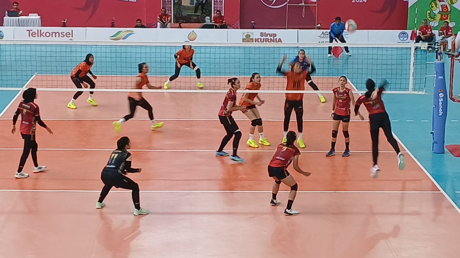 Semifinal Voli PON 2024, Pertarungan Atlet Nasional dan Pro Liga