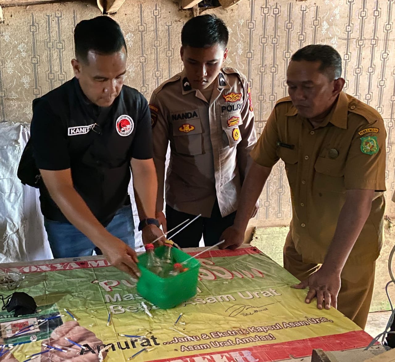Gerebek Kampung Badur, Polrestabes Amankan 4 Tersangka