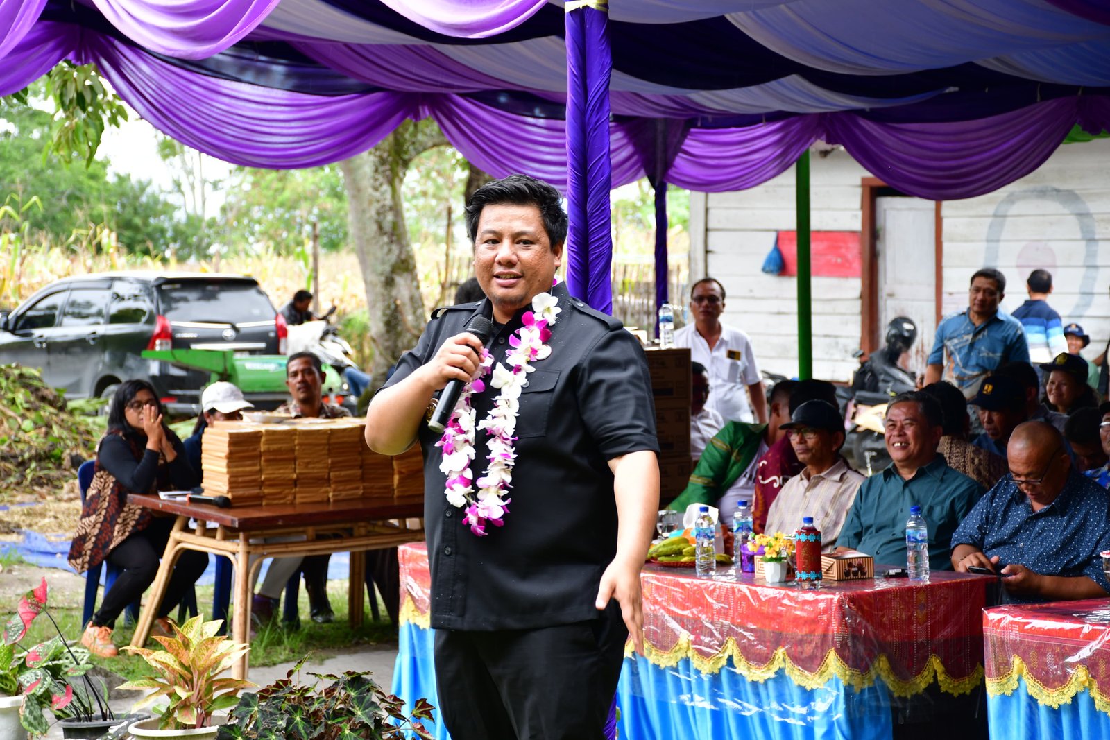 Masyarakat Nainggolan Antusias Sambut Bupati Samosir