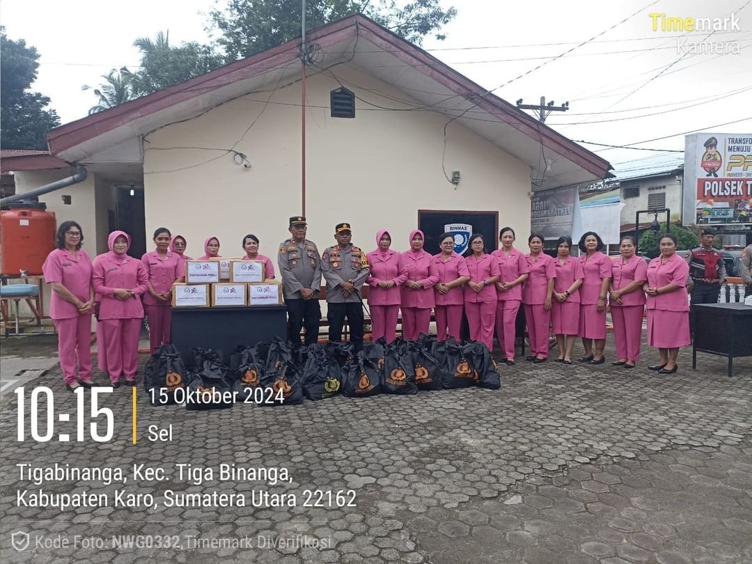 Kapolres Karo dan Bhayangkari Peduli Serahkan Bantuan ke Korban Banjir Bandang