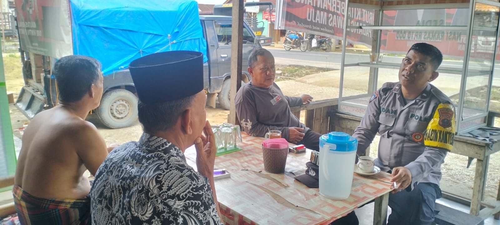 Cooling System Jelang Pilkada, Polsek Barteng Sambangi Desa Unterudang