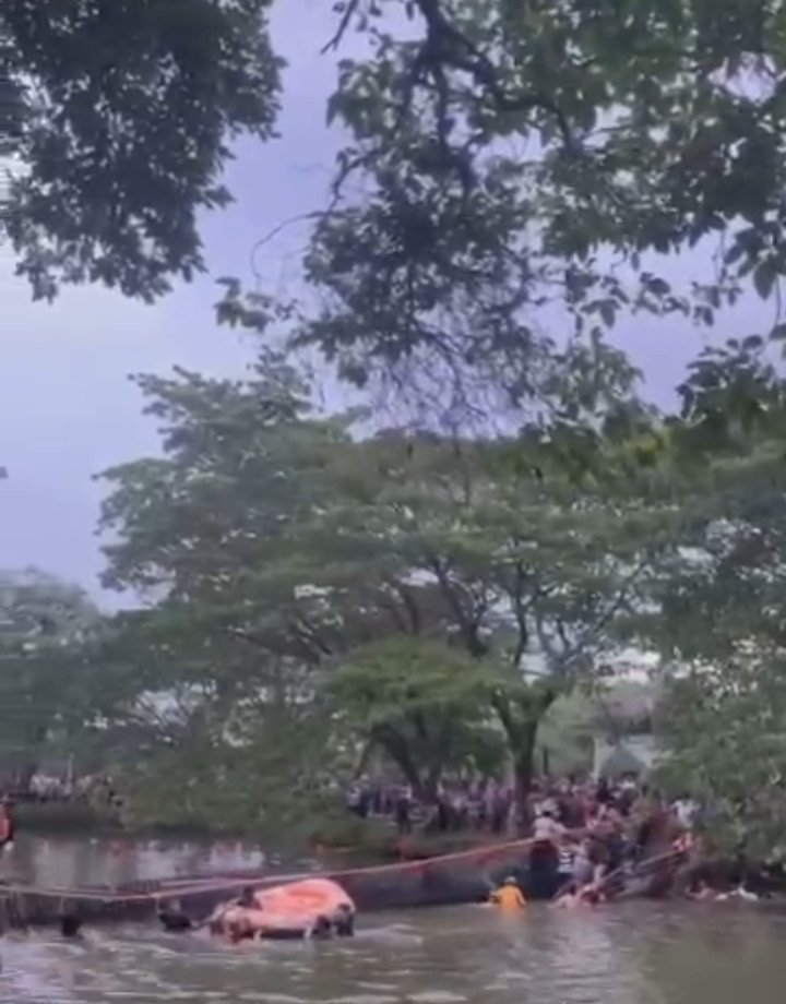 Jembatan Taman Cadika Ambruk