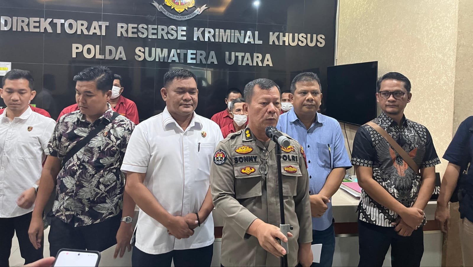 Polda Sumut Tangkap 8 Pencuri dan Penadah Brondolan Sawit