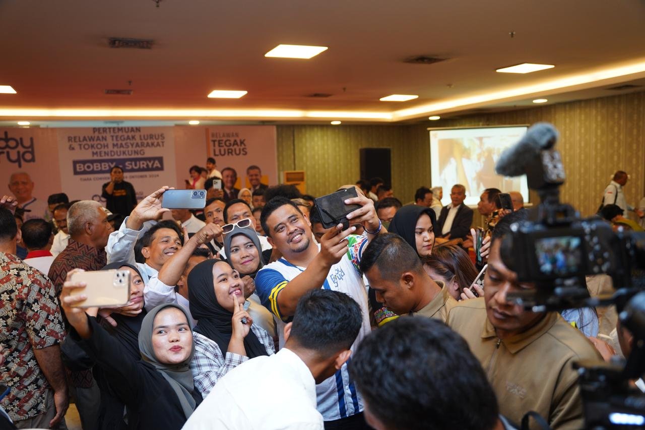 Puluhan Elemen Relawan Tegak Lurus Deklarasi Dukung Bobby-Surya