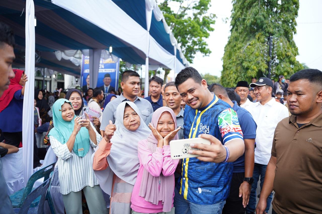 Canda Bobby Nasution Soal Jalan Rusak di Langkat: “Seperti Dikusuk-kusuk, Kalau Sakit Pinggang Enak Berkendara Disini”