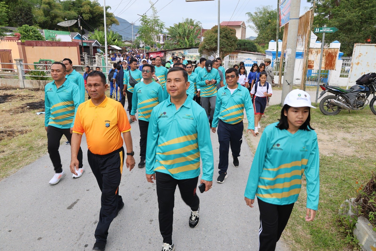 Harhubnas 2024, Ribuan Orang Semarakkan Toba Fun Walk di Balige