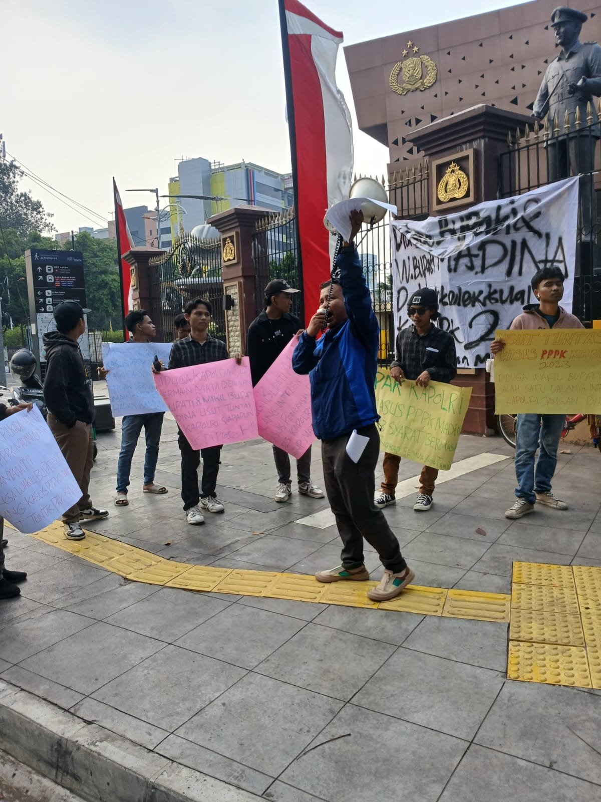 AMP2K Desak Kapolri Tangkap Bupati, Wakil Bupati dan Sekda Madina, Kisruh PPPK Madina