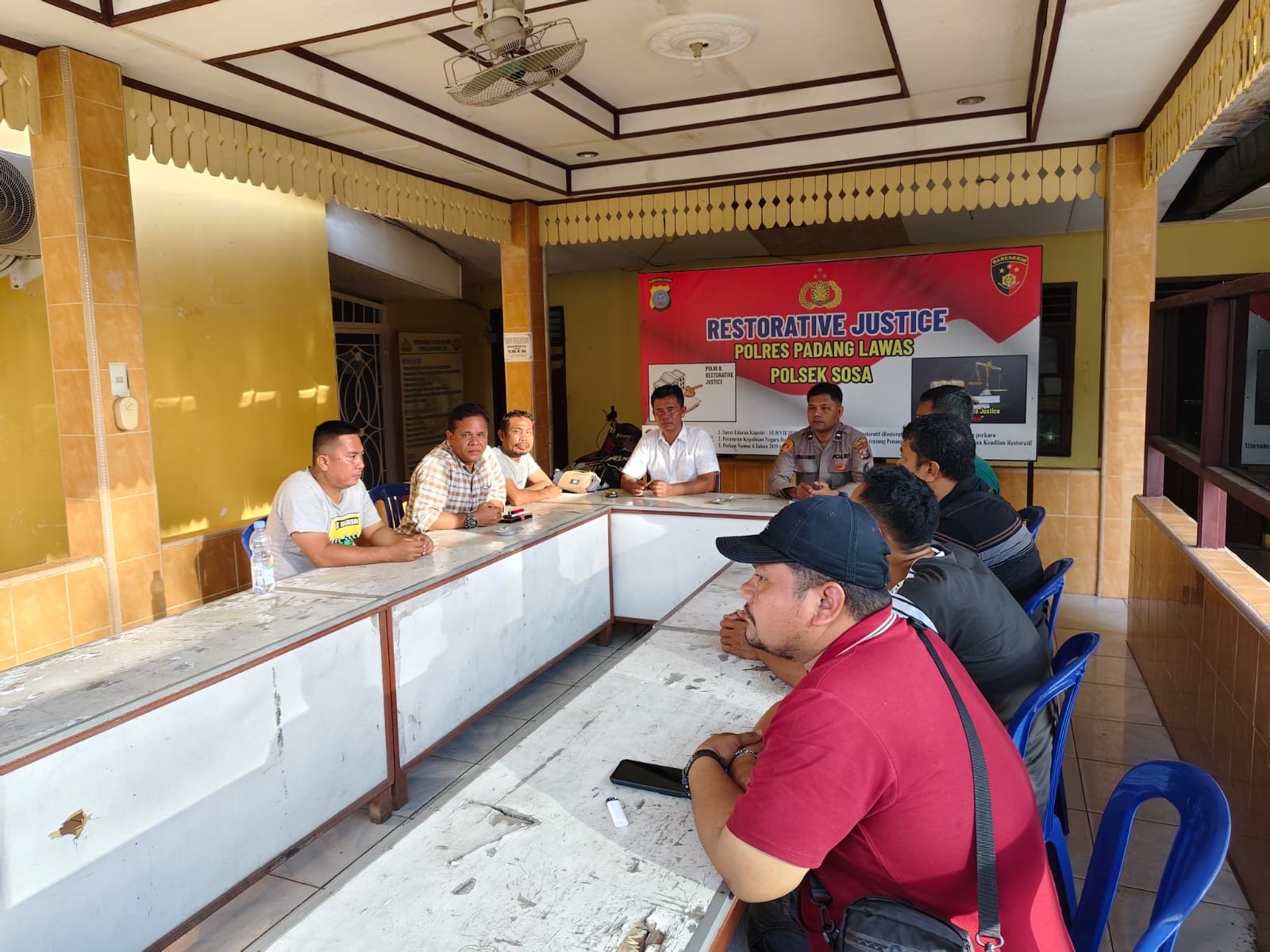 Upaya Restorative Justice: Kapolsek Sosa Mediasi Kasus Kekerasan hingga Damai